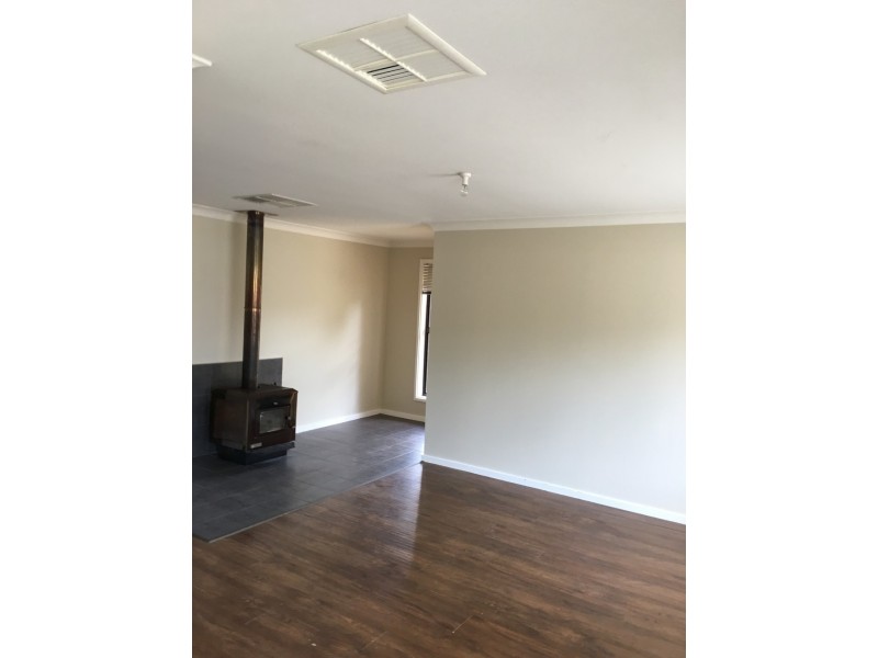 15 Glenhaven Avenue, Parkes NSW 2870