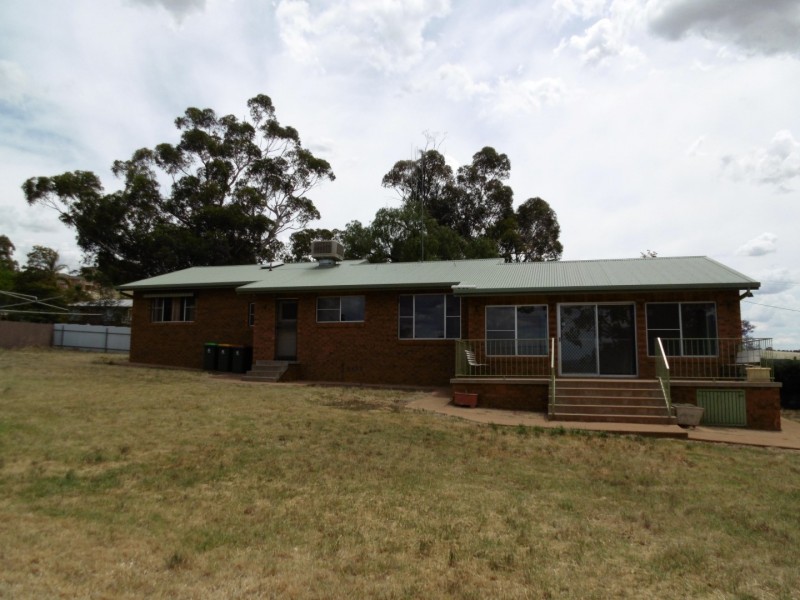 61 Lorking Street, Parkes NSW 2870