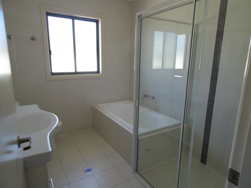 5 Koala Street, Parkes NSW 2870