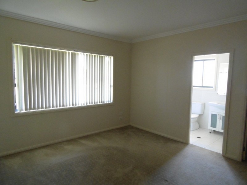 5 Koala Street, Parkes NSW 2870