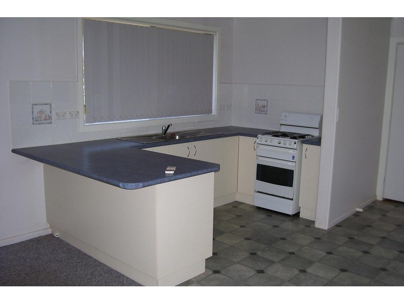 13 Best St, Parkes NSW 2870