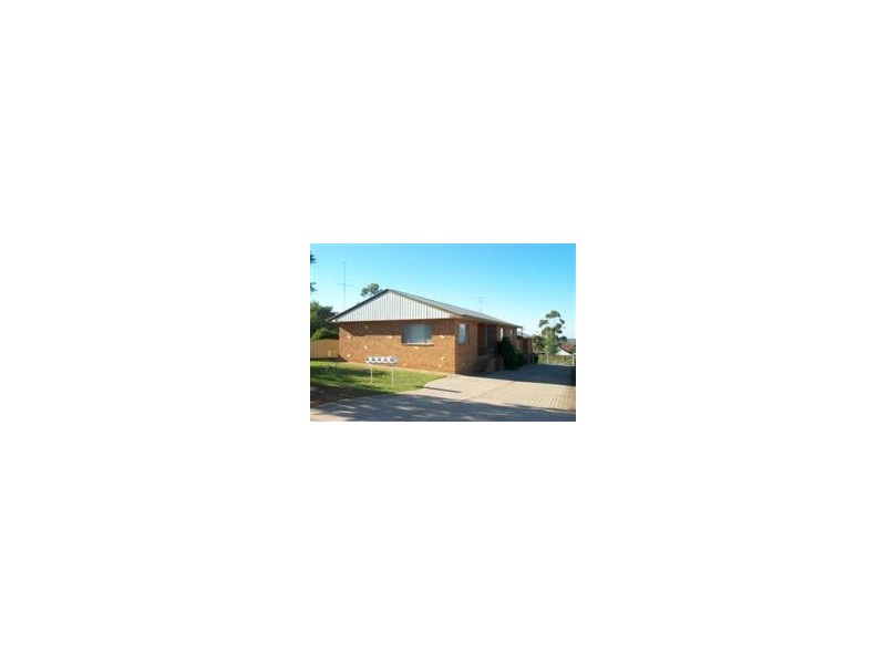 8/13 Boazman Street, Parkes NSW 2870
