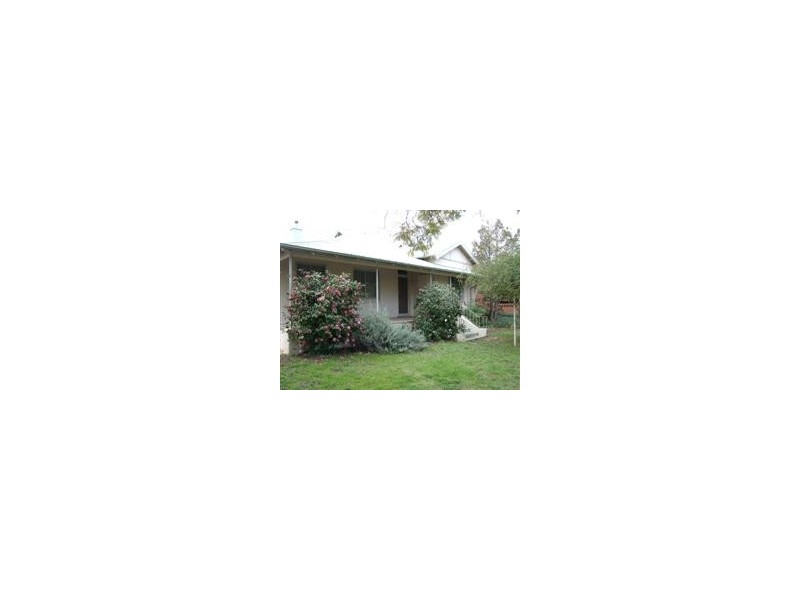 8 Thurlstone Street, Parkes NSW 2870