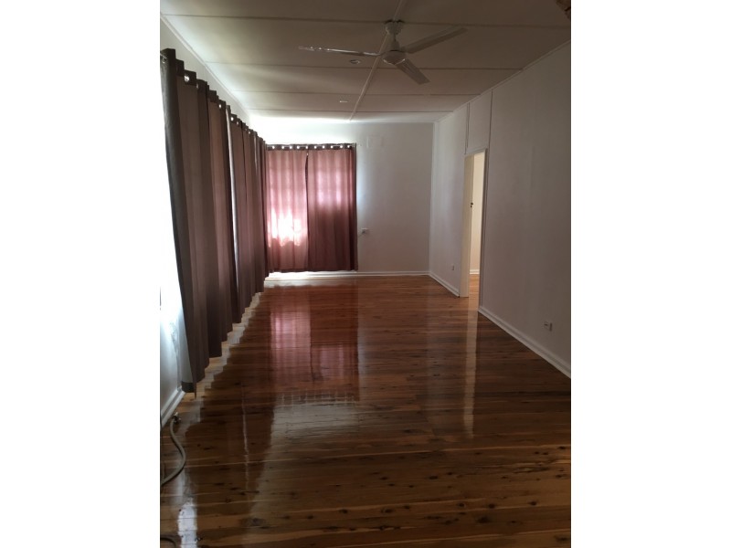 8 Mitchell Street, Parkes NSW 2870