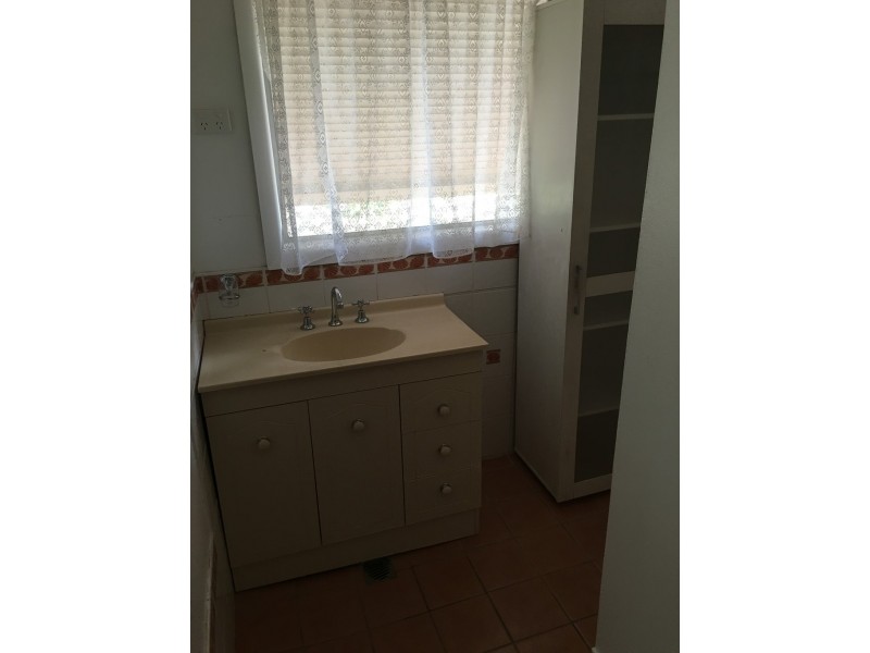 8 Mitchell Street, Parkes NSW 2870