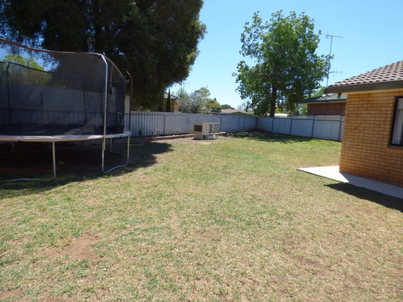 16 Chelsea Crescent, Forbes NSW 2871