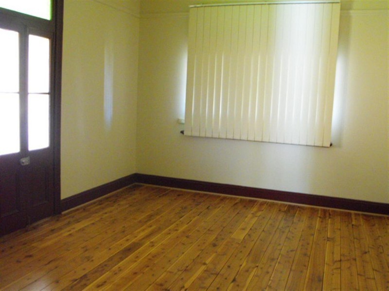 26 Elizabeth Street, Parkes NSW 2870