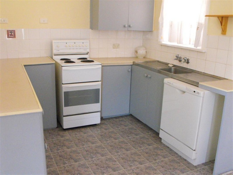 2 Kookaburra Street, Parkes NSW 2870