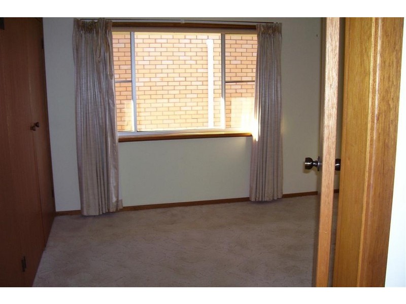 27 Mengarvie Road, Parkes NSW 2870