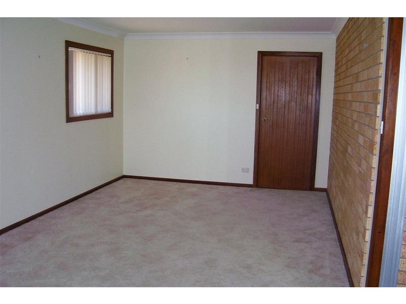 27 Mengarvie Road, Parkes NSW 2870
