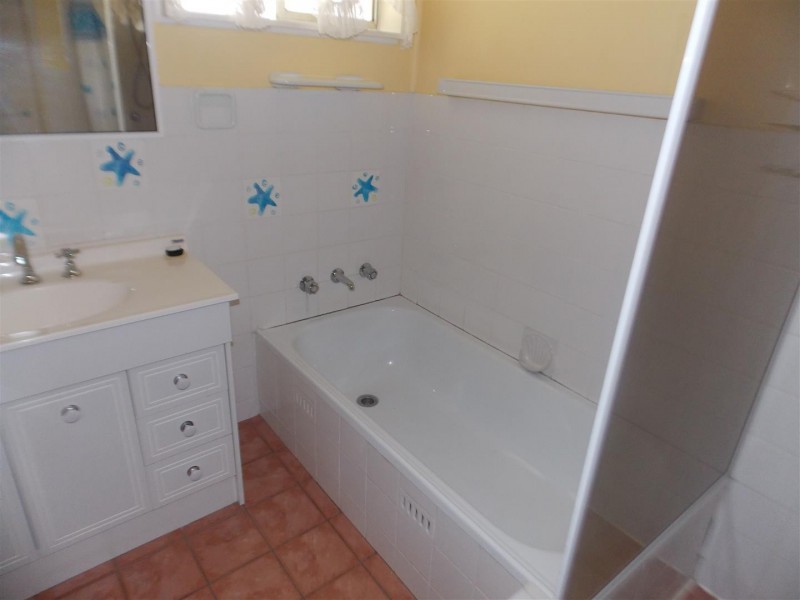 19 Lawson Street, Parkes NSW 2870