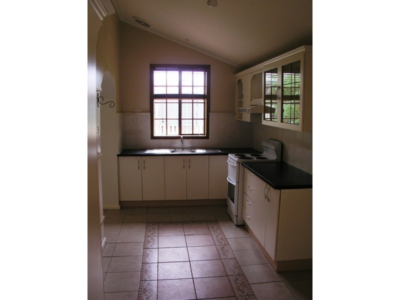 11 Thurlstone Street, Parkes NSW 2870