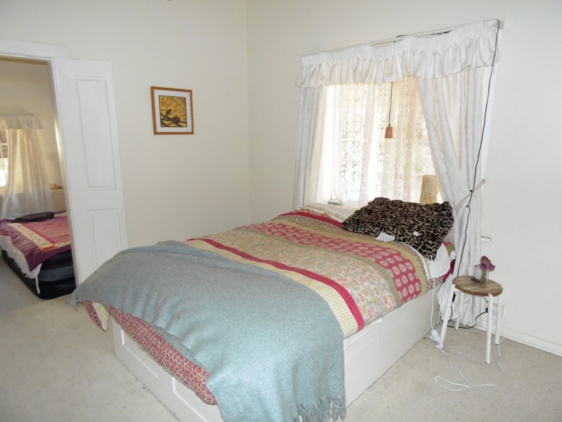 11 Thurlstone Street, Parkes NSW 2870