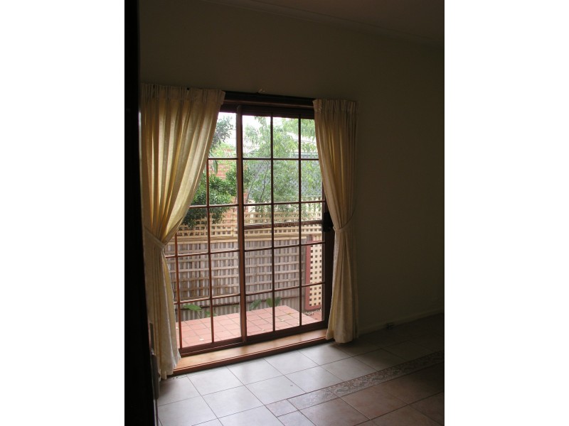 11 Thurlstone Street, Parkes NSW 2870