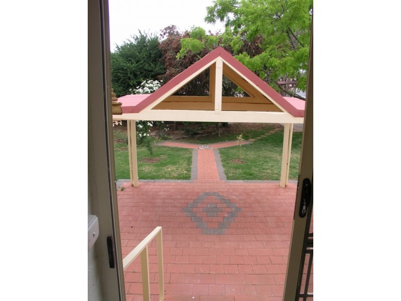 11 Thurlstone Street, Parkes NSW 2870