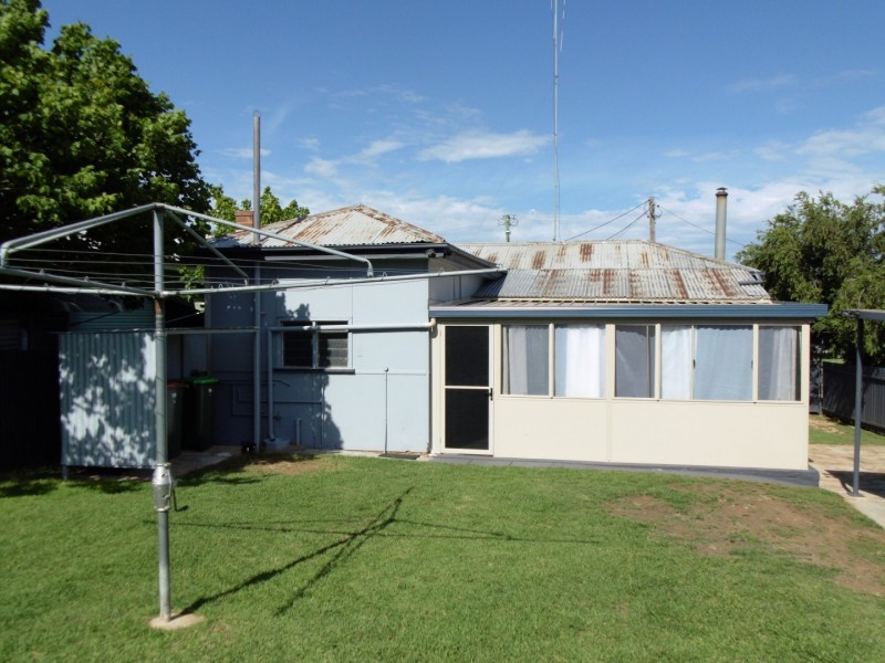 12 Peak Hill Road, Parkes NSW 2870