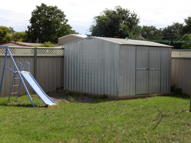 8 Noonan Street, Parkes NSW 2870