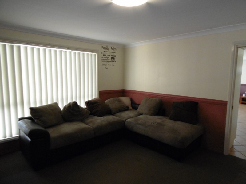8 Noonan Street, Parkes NSW 2870