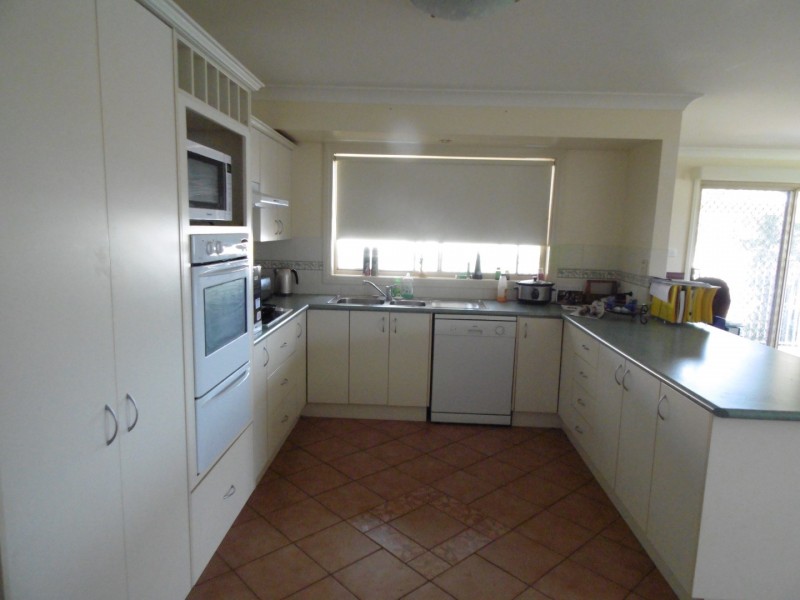 8 Noonan Street, Parkes NSW 2870