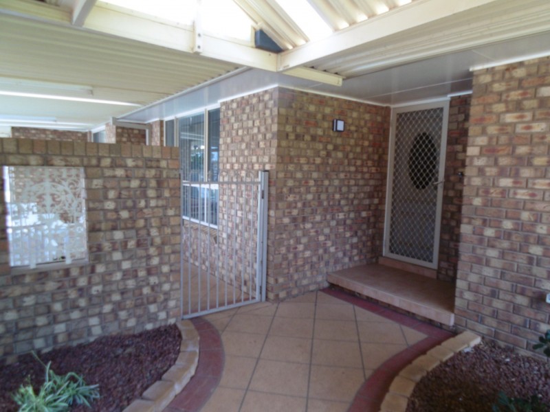 8 Noonan Street, Parkes NSW 2870