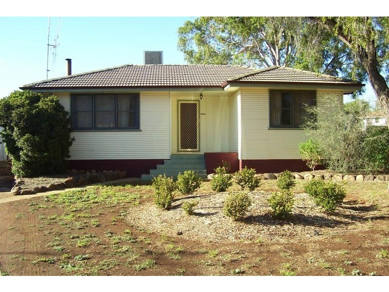 7 Faull Street, Parkes NSW 2870