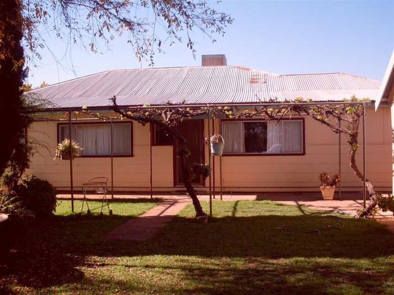 ‘PINEGROVE’, Parkes NSW 2870