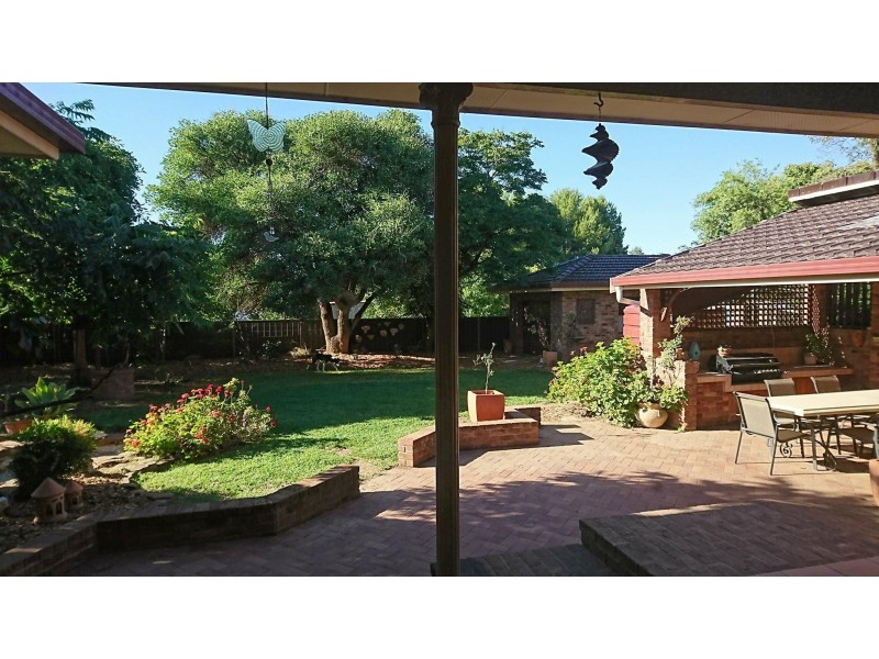45 Bathurst St, Forbes NSW 2871
