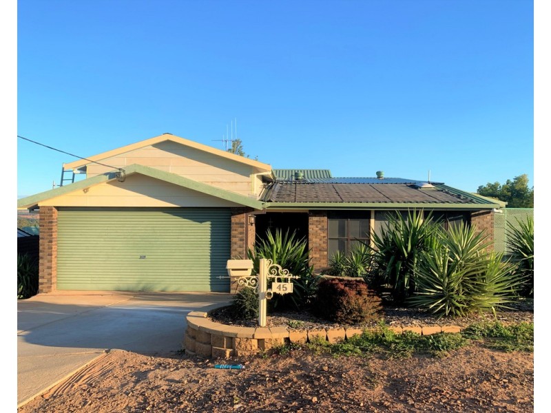 45 Barton Street, Parkes NSW 2870