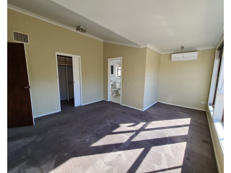 45 Barton Street, Parkes NSW 2870