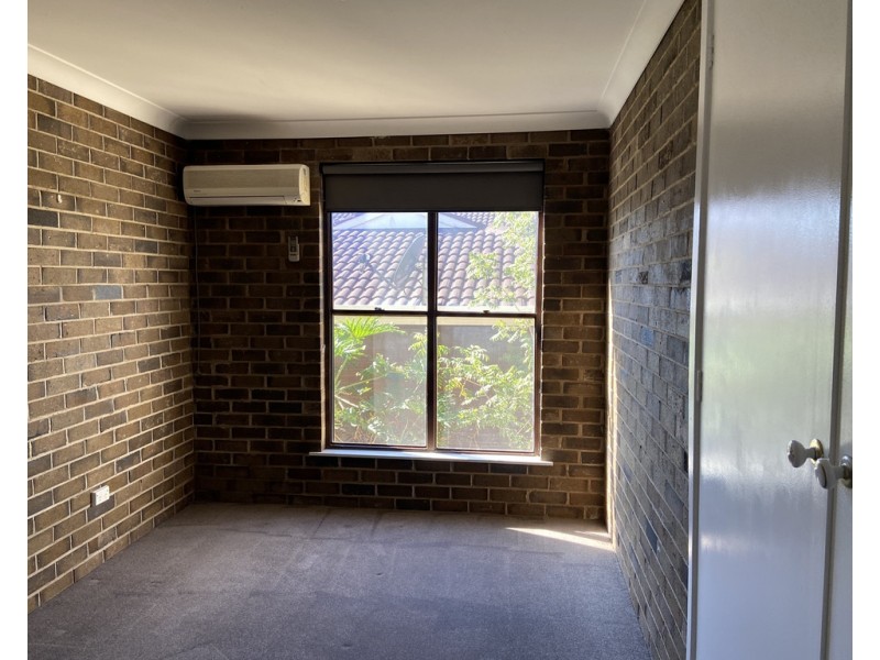 45 Barton Street, Parkes NSW 2870