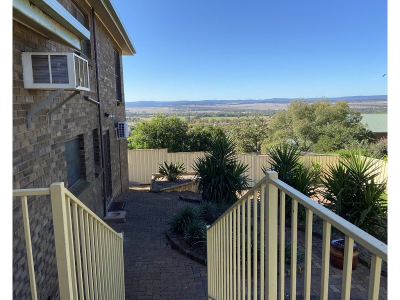 45 Barton Street, Parkes NSW 2870