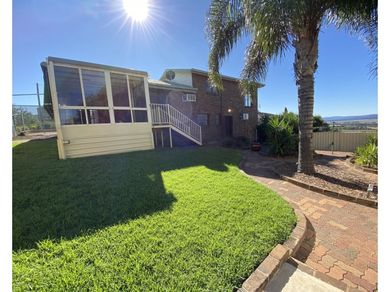 45 Barton Street, Parkes NSW 2870