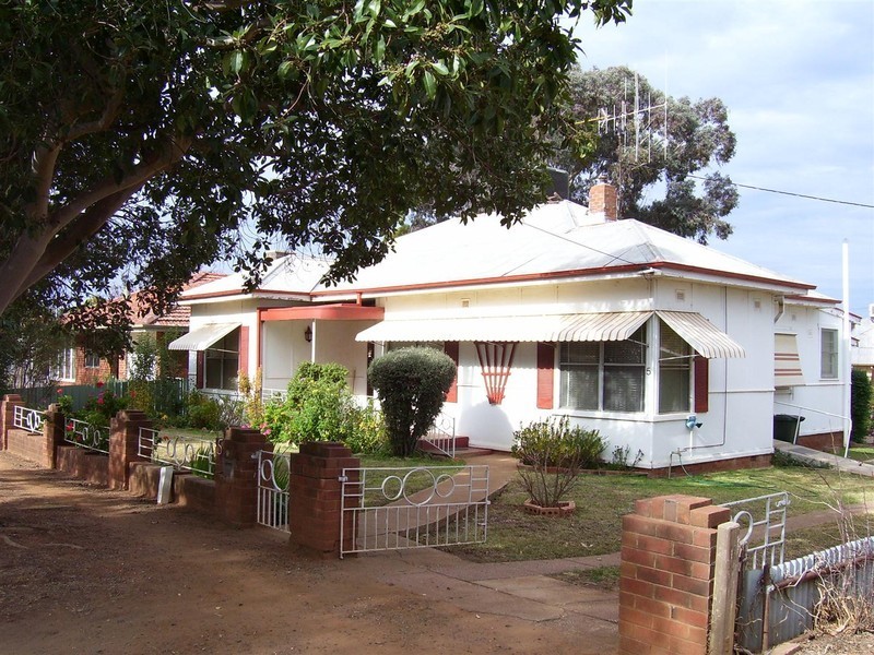5 Rose Street, Parkes NSW 2870