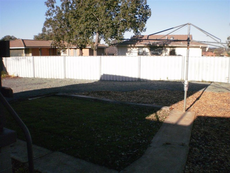 11  Blaxland St, Parkes NSW 2870