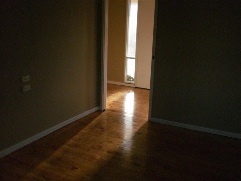 11  Blaxland St, Parkes NSW 2870