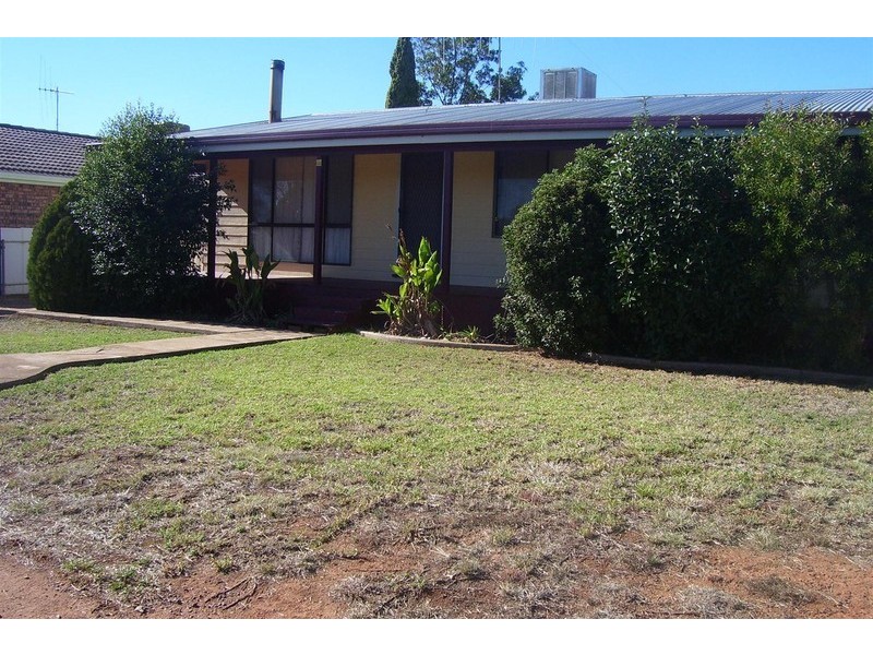 29 LAWSON STREET, Parkes NSW 2870