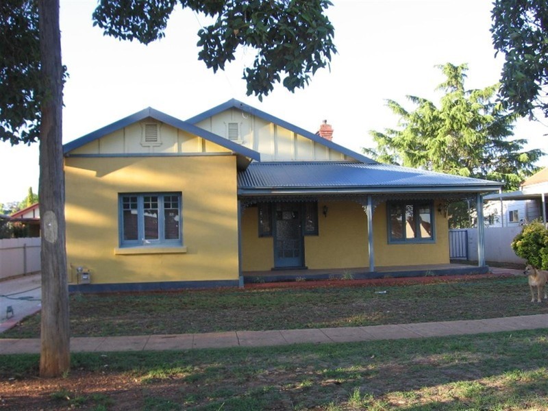 40 Victoria Street, Parkes NSW 2870