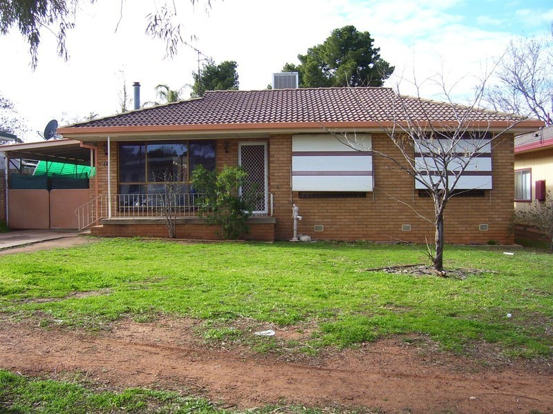 13 Thornbury Street, Parkes NSW 2870