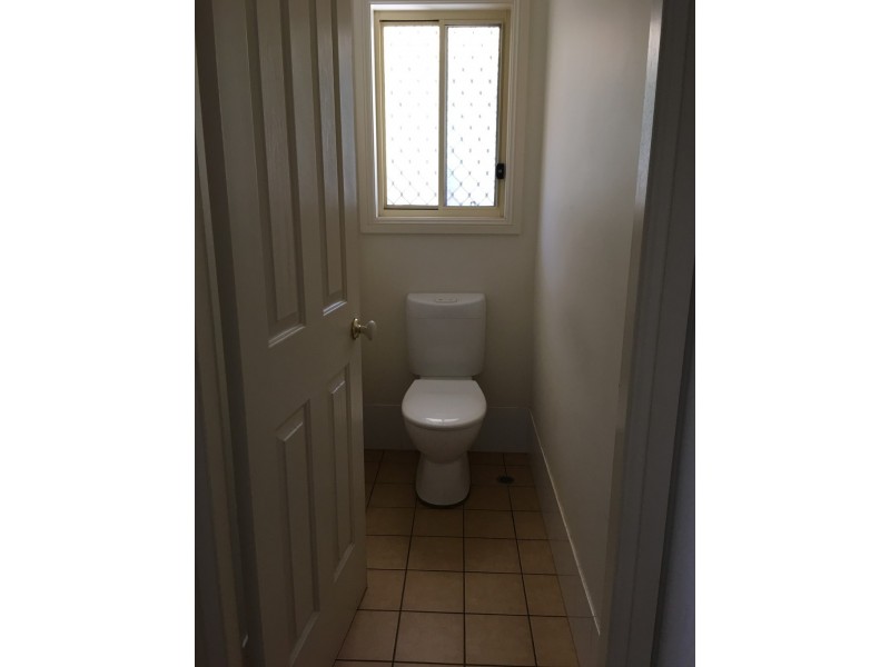8 Valley View Place, Parkes NSW 2870