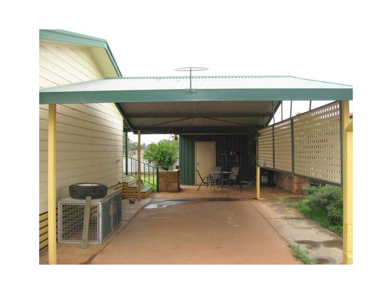 123 Railway Parade, Peak Hill NSW 2869