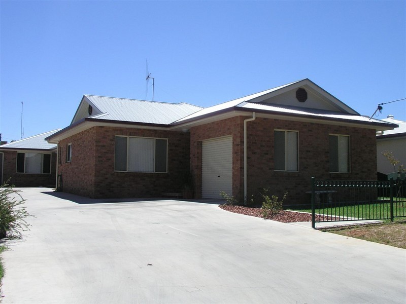 10 Thornbury Street, Parkes NSW 2870