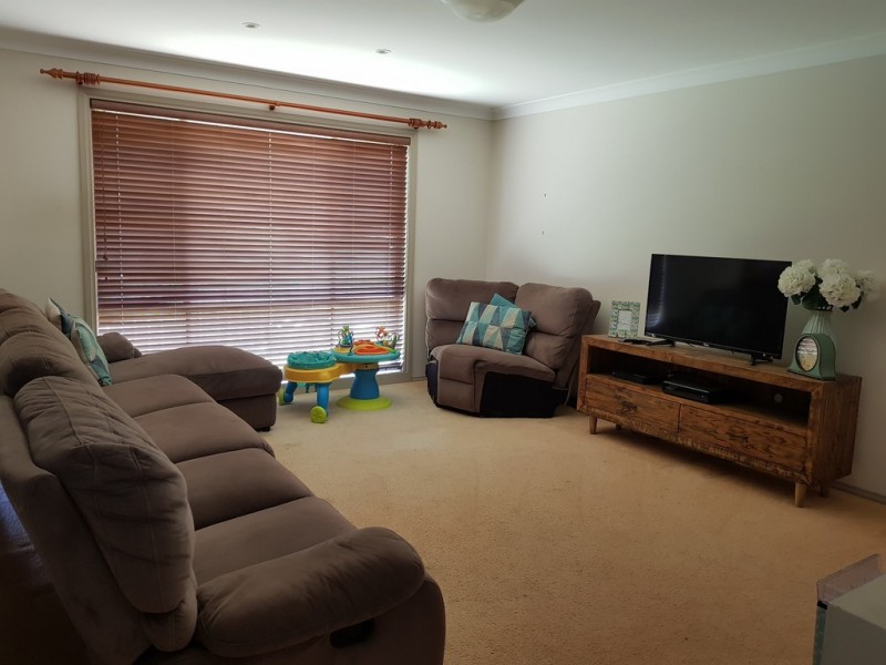 10 Glenburnie Close, Parkes NSW 2870