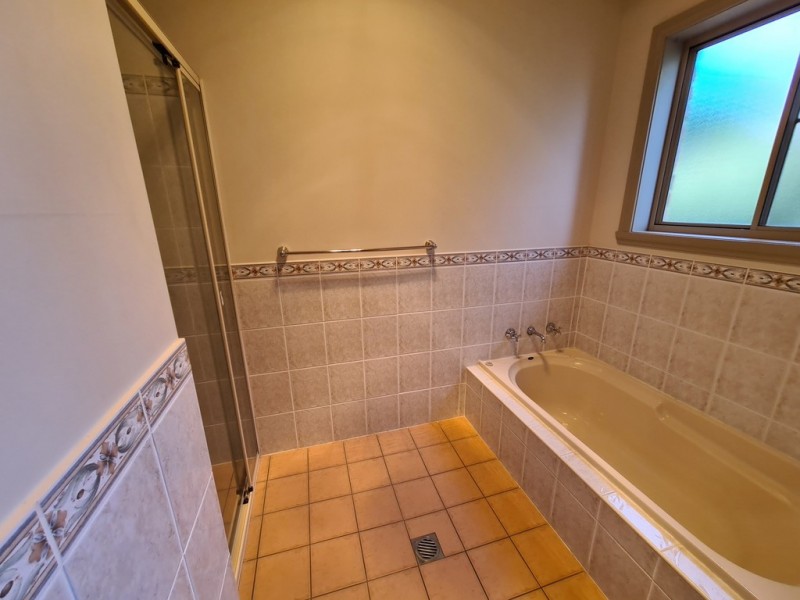 10 Glenburnie Close, Parkes NSW 2870