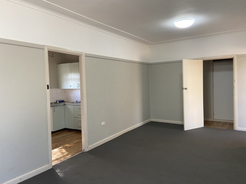 10 Charles Rigg Avenue, Parkes NSW 2870