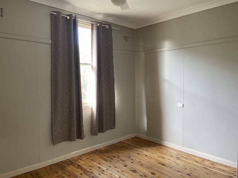 10 Charles Rigg Avenue, Parkes NSW 2870