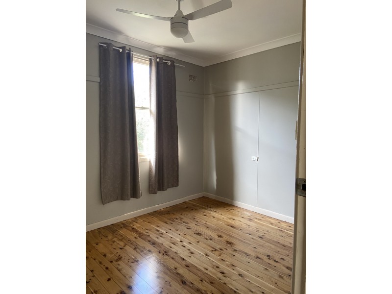 10 Charles Rigg Avenue, Parkes NSW 2870
