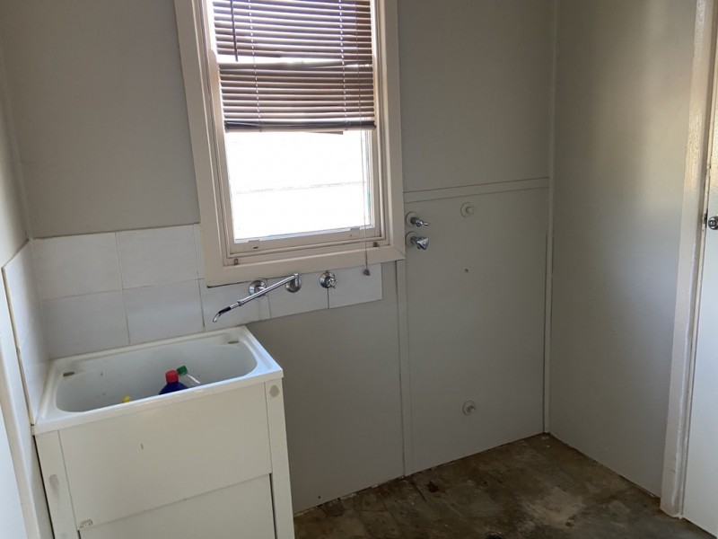10 Charles Rigg Avenue, Parkes NSW 2870