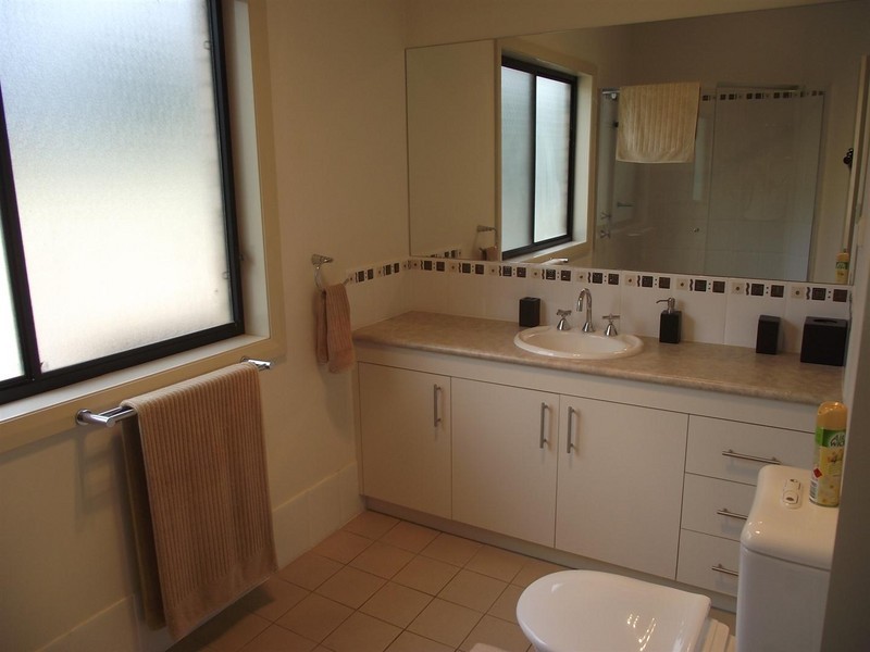 2 Light Horse Place, Parkes NSW 2870