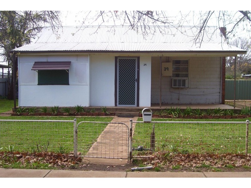 39 Forbes Road, Parkes NSW 2870