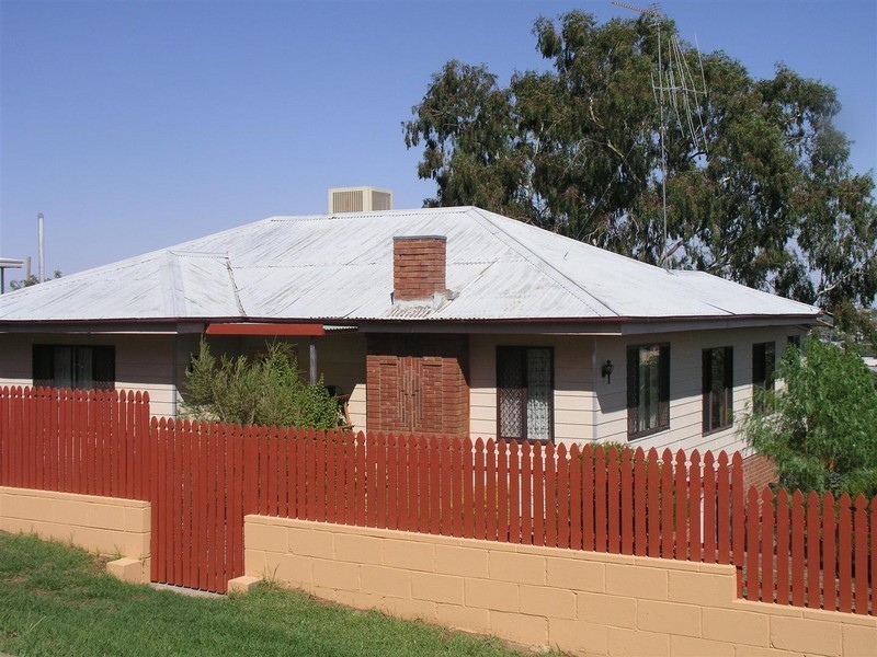 42 High Street, Parkes NSW 2870